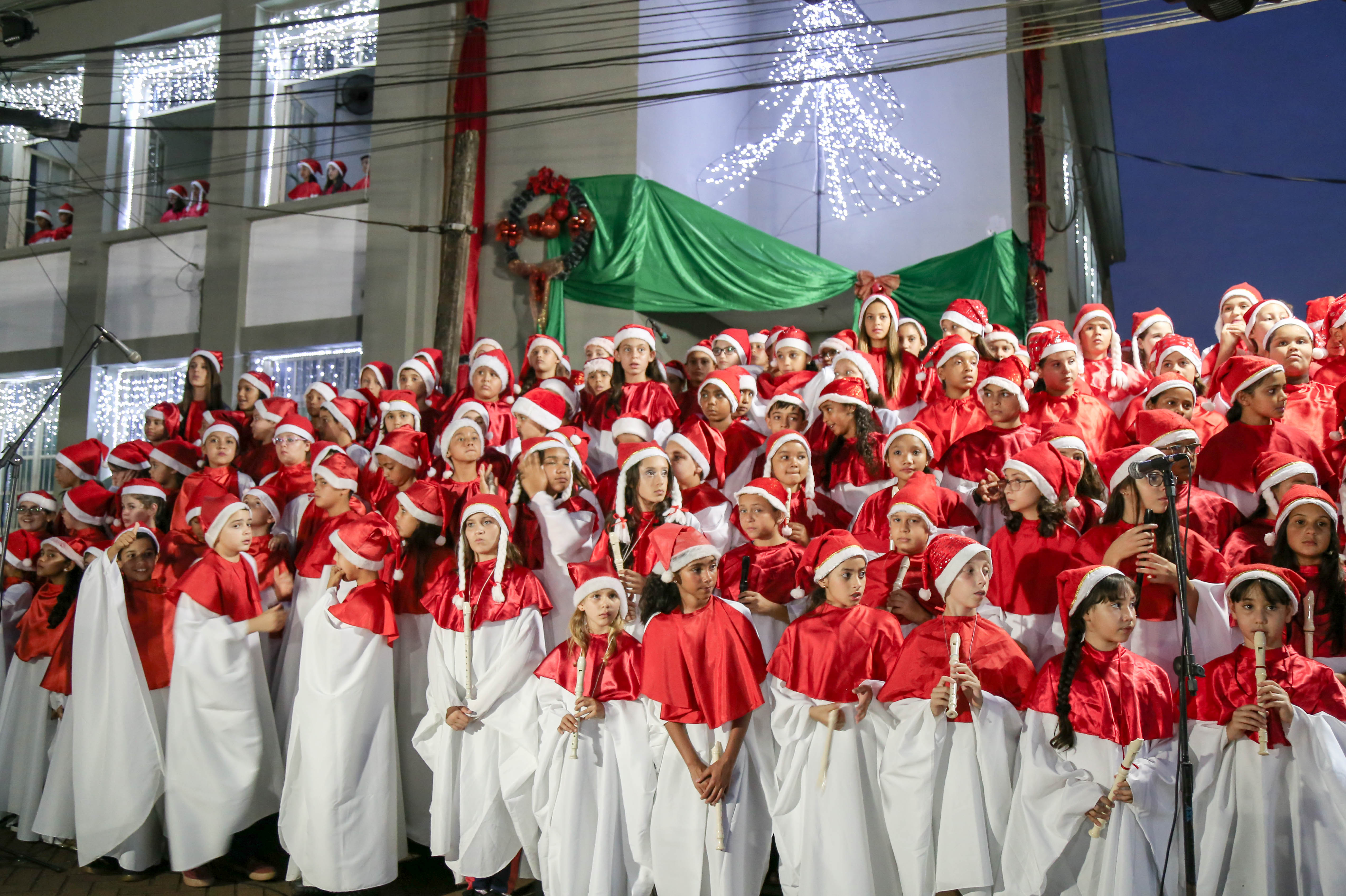 Cantata de Natal emociona público na Praça Rui Barbosa