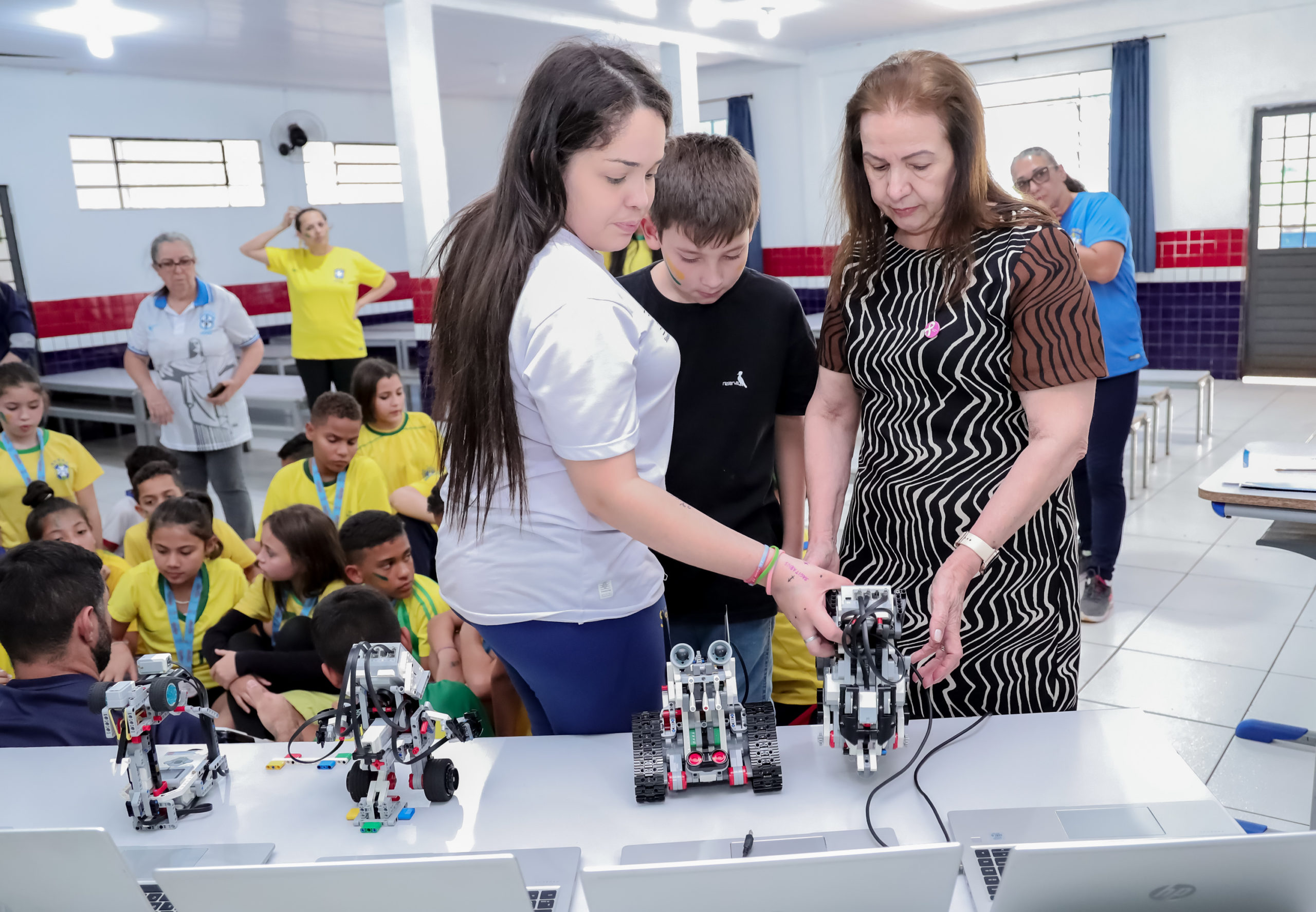 Escola abre oficinas de criação de games e de robôs inspiradas nos bumbás