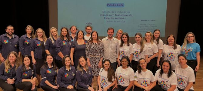 Profissionais da educação participam de palestra sobre Autismo