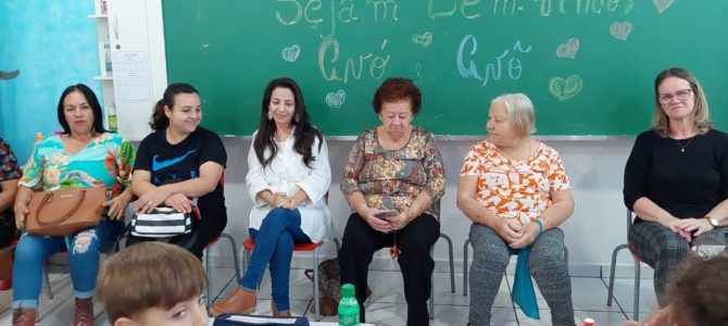 Dia dos avós é marcado por homenagens na rede municipal de educação de Apucarana