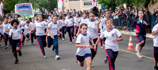 Terceira etapa do Circuito de Corridas de Rua das Escolas Municipais reúne mais de 400 alunos