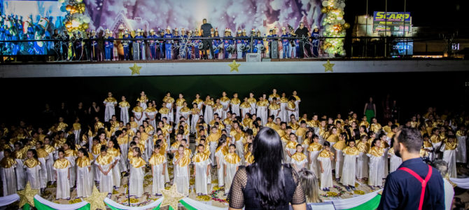 Estudantes celebram o amor e a paz em cantata natalina