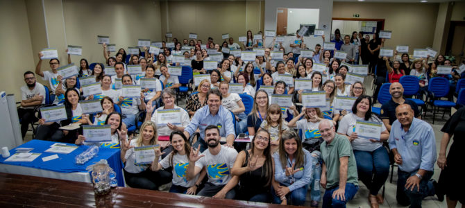 Autarquia de Educação certifica mais noventa apucaranenses que concluíram formação em Libras