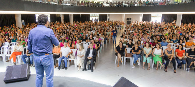 Apucarana apresenta Referencial Curricular Municipal da Educação Básica