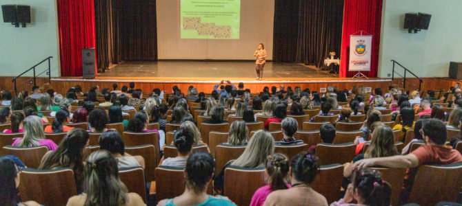 Escola de Pais promove discussão sobre práticas antirracistas no cotidiano familiar e escolar