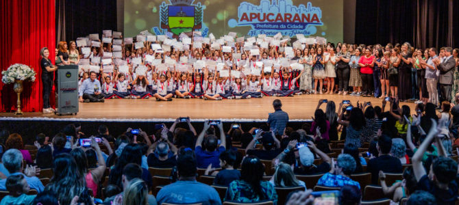 Cerimônia de premiação celebra o talento dos estudantes em Apucarana