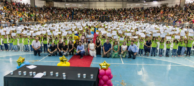 Apucarana celebra a formatura de 1.296 alunos da Educação Infantil