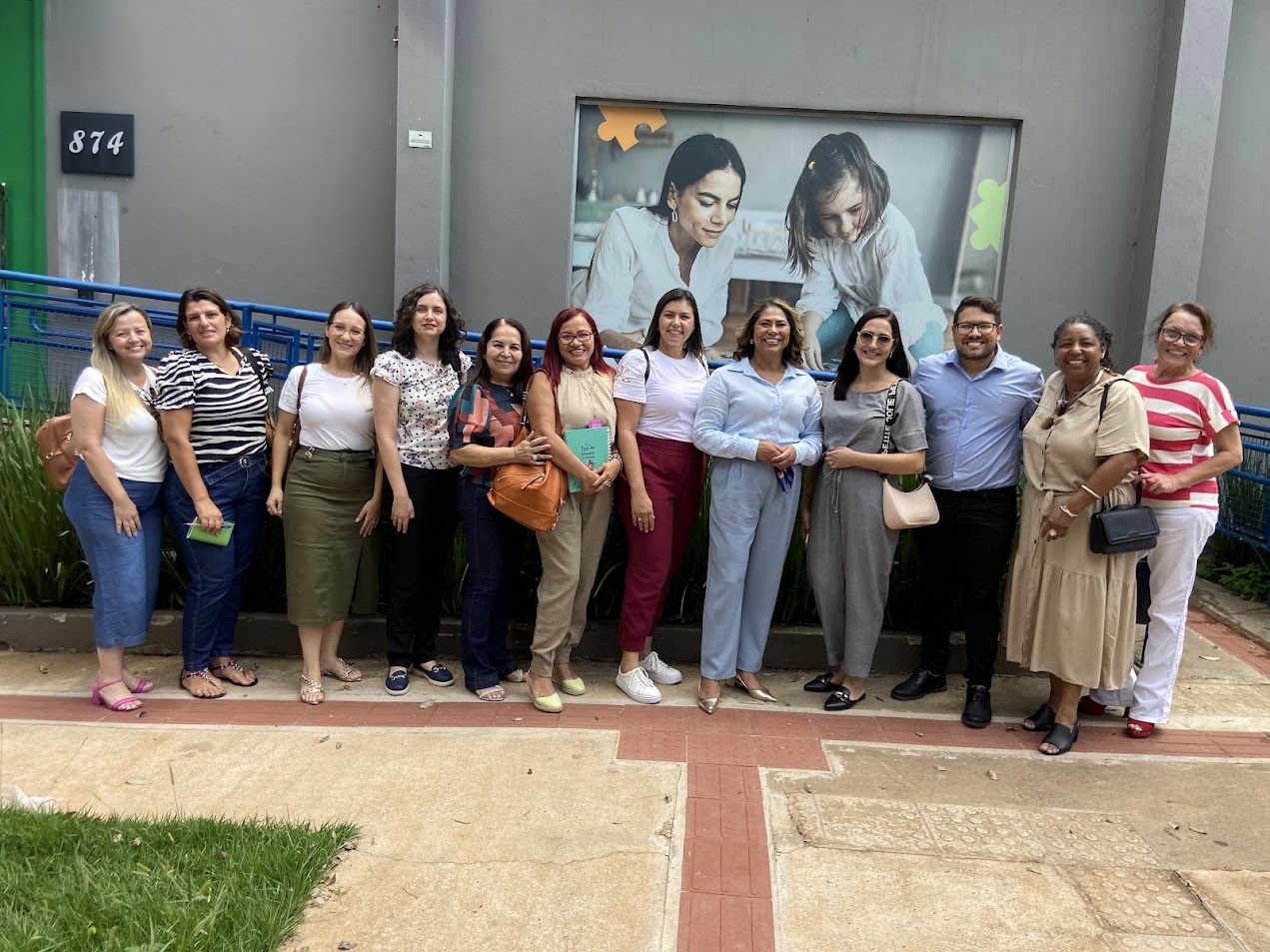 Educadores de Apucarana visitam Instituto Maringaense de Autismo