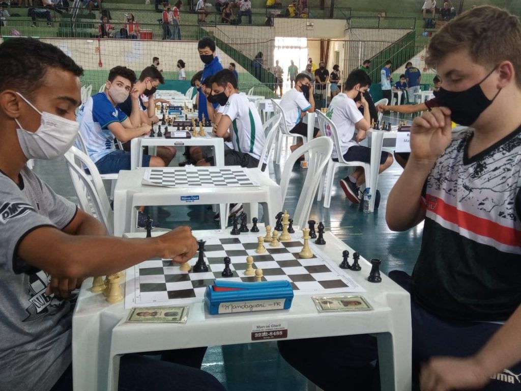Ponta Grossa é campeã e vice do xadrez nos 30º JOJUPs