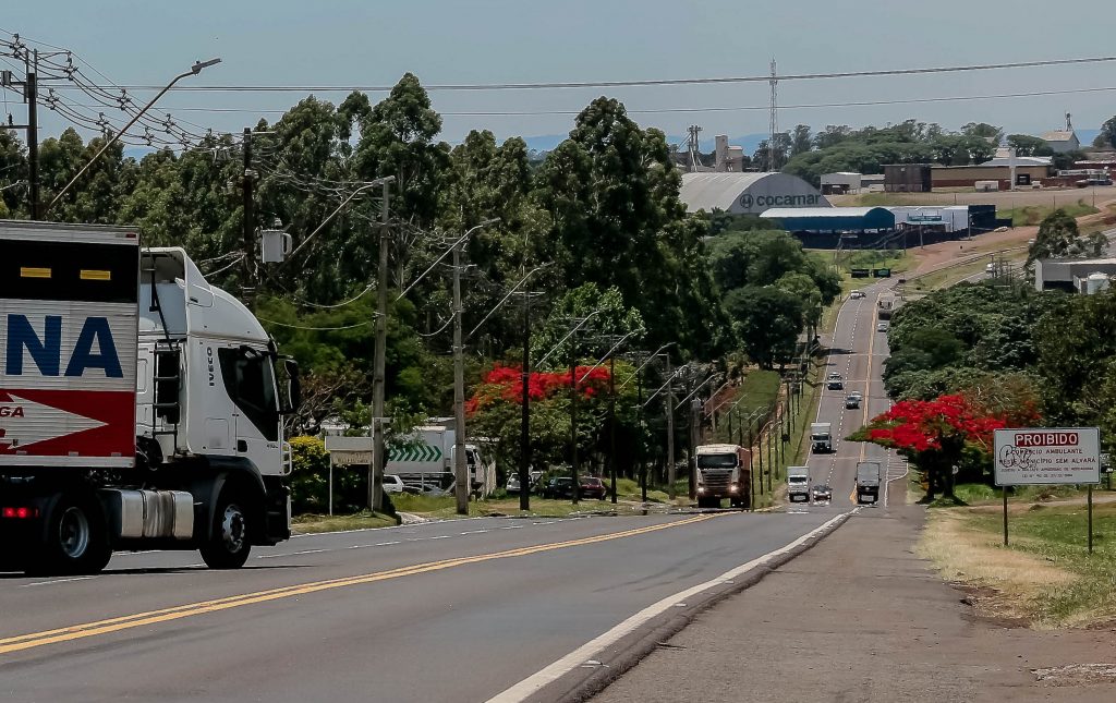 Trecho urbano da BR-277 ganha nova iluminação em tecnologia LED -  Prefeitura de Curitiba