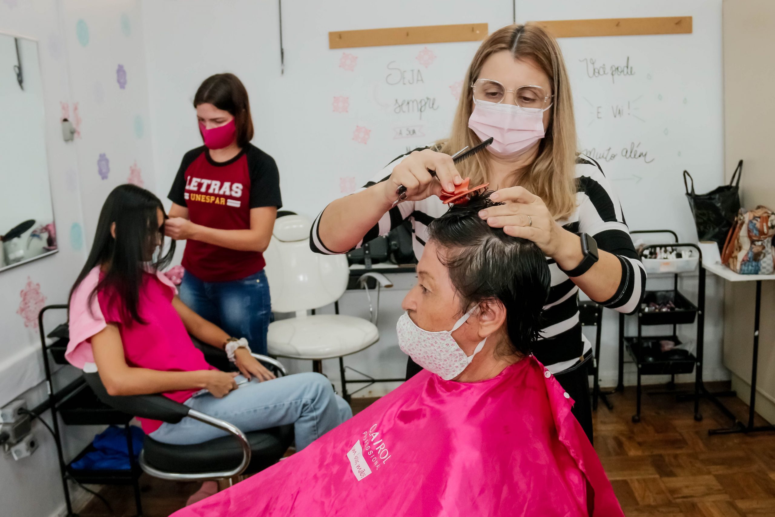 Corte Feminino - Salão Especializado - Beleza Urbana Hair Style - Salão de  Cabeleireiro