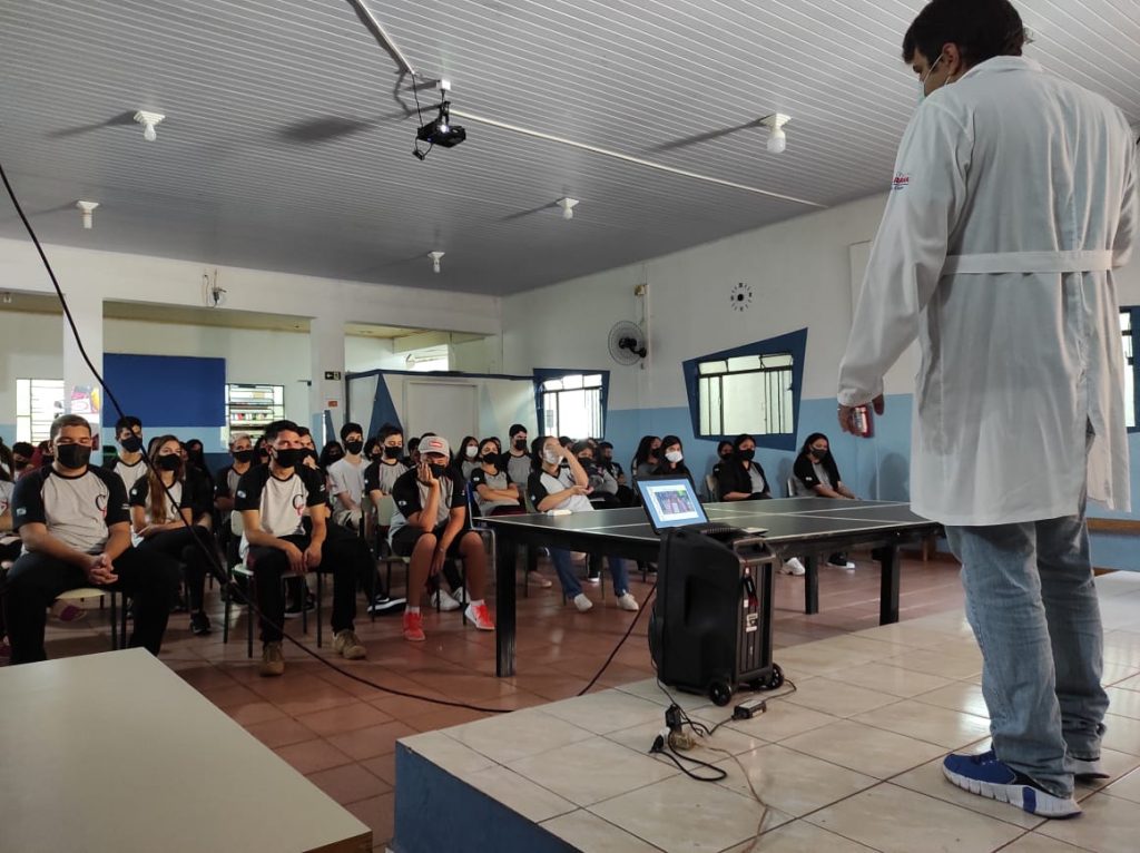 Programa Saúde na Escola promove palestra sobre Importância da