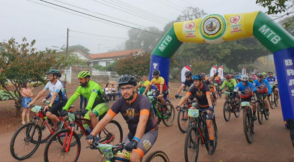 Guardas interrompem jogos de futebol em Curitiba pra prevenir