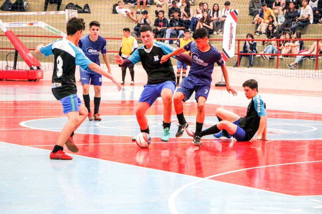 SESA - Futsal e vôlei femininos da Sesa fazem bonito no final de