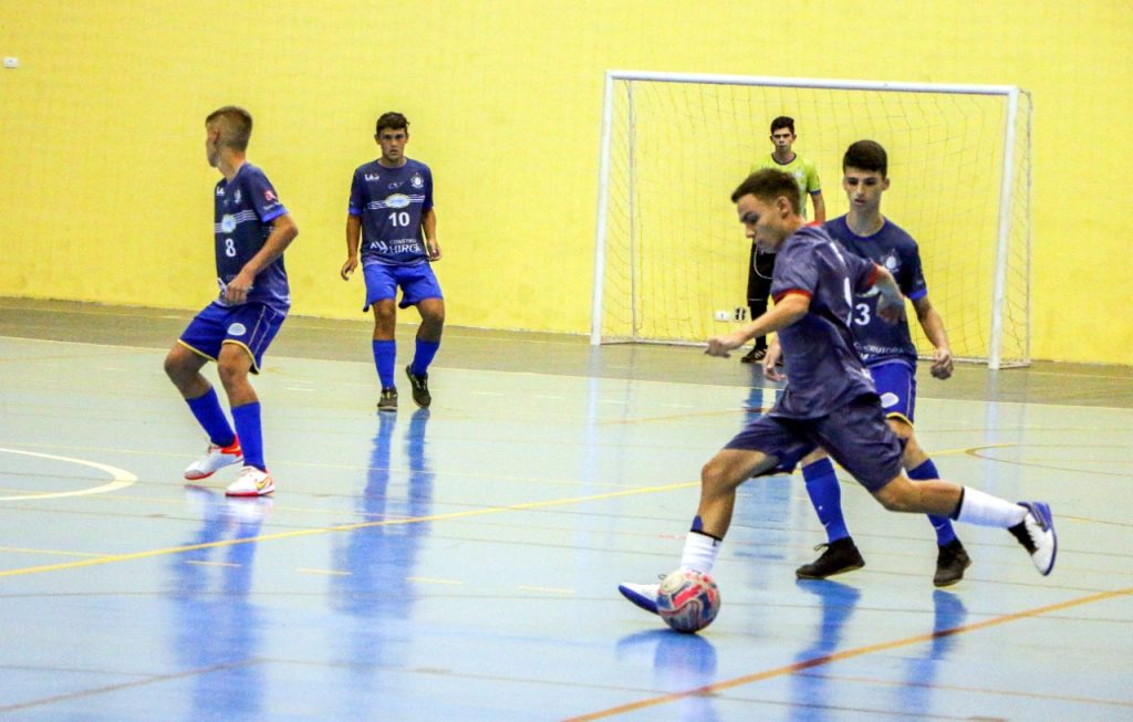 SESA - Futsal e vôlei femininos da Sesa fazem bonito no final de