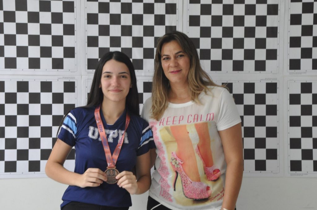 Atleta olímpica conquista duas medalhas nos Jogos Universitários –  Prefeitura Municipal de Apucarana