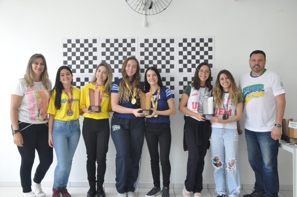 Atleta olímpica conquista duas medalhas nos Jogos Universitários –  Prefeitura Municipal de Apucarana