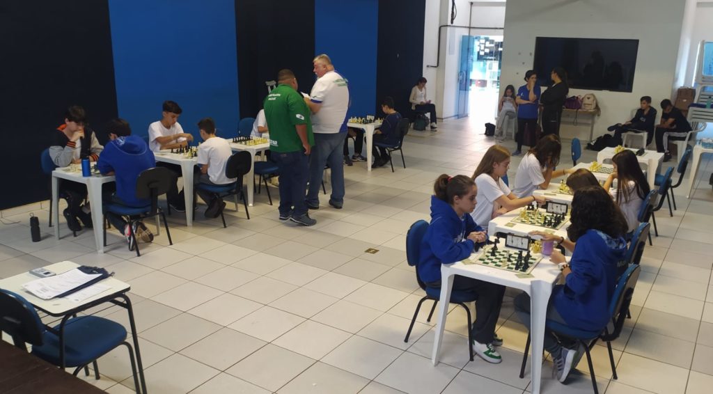 Equipe de Xadrez é campeã no 69º Jogos Escolares do Paraná