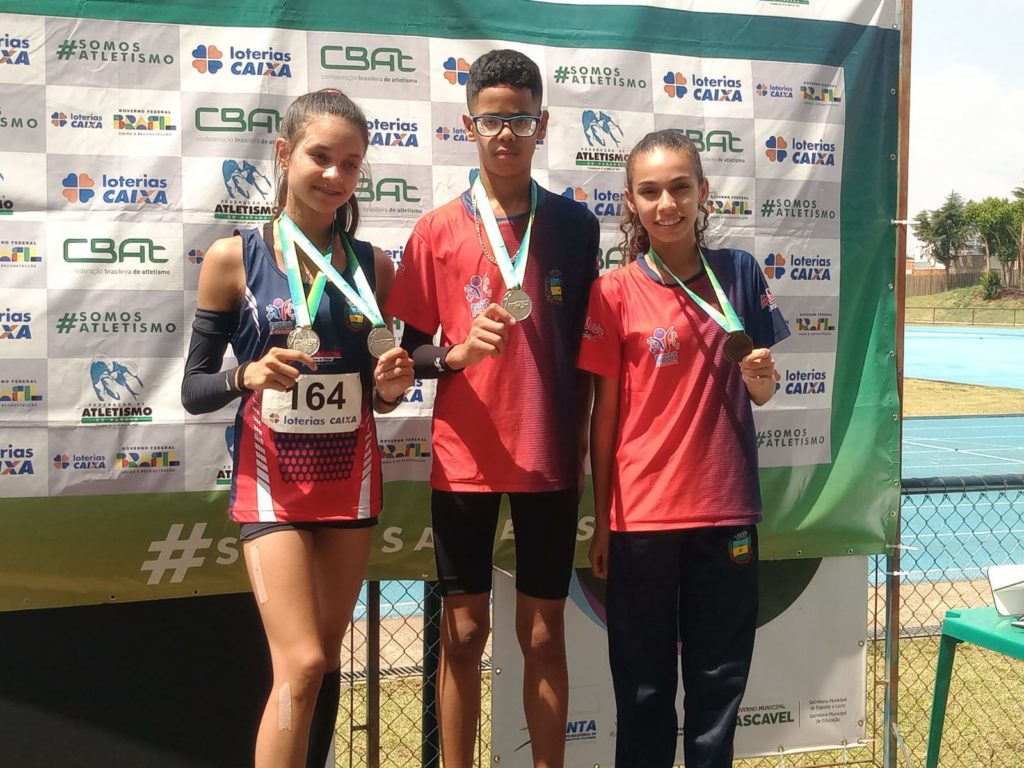 SOGIPA - É campeã! 🏆🔴 A Sogipa levou a melhor no Campeonato Estadual de  Atletismo Sub-16 após os atletas sogipanos conquistarem dez medalhas de  ouro para o clube. Os destaques da equipe